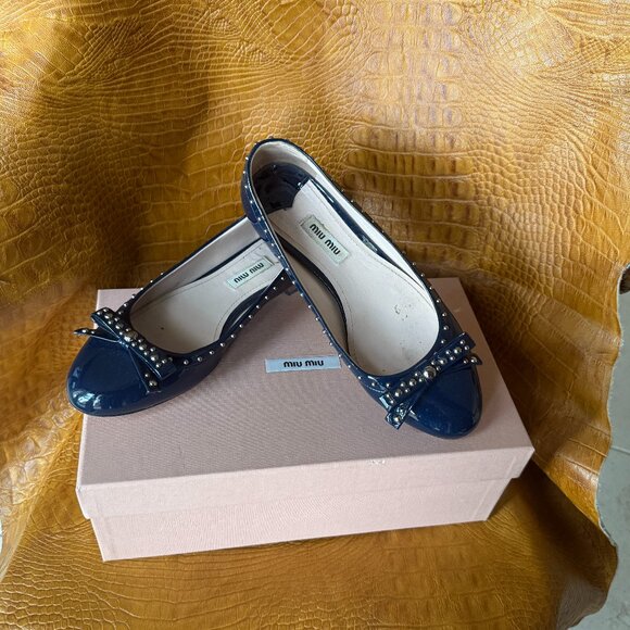 Miu Miu Navy Patent Leather Studded Bow Ballet Flats Size 37 - Picture 1 of 6